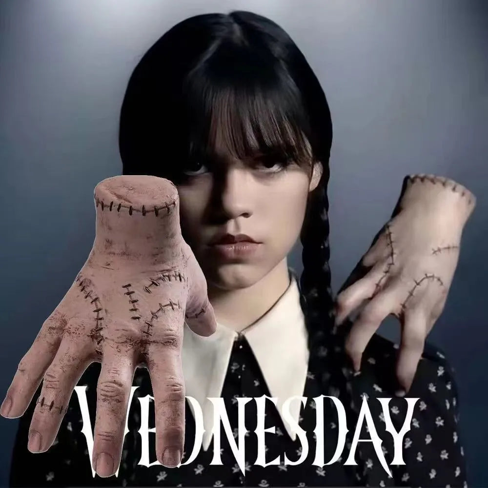 Figurita de látex de la familia Addams, juguete de mano de Horror Wednesday Thing, decoración del hogar, artesanía de escritorio, accesorio de disfraz para fiesta navideña, novedad de 2023