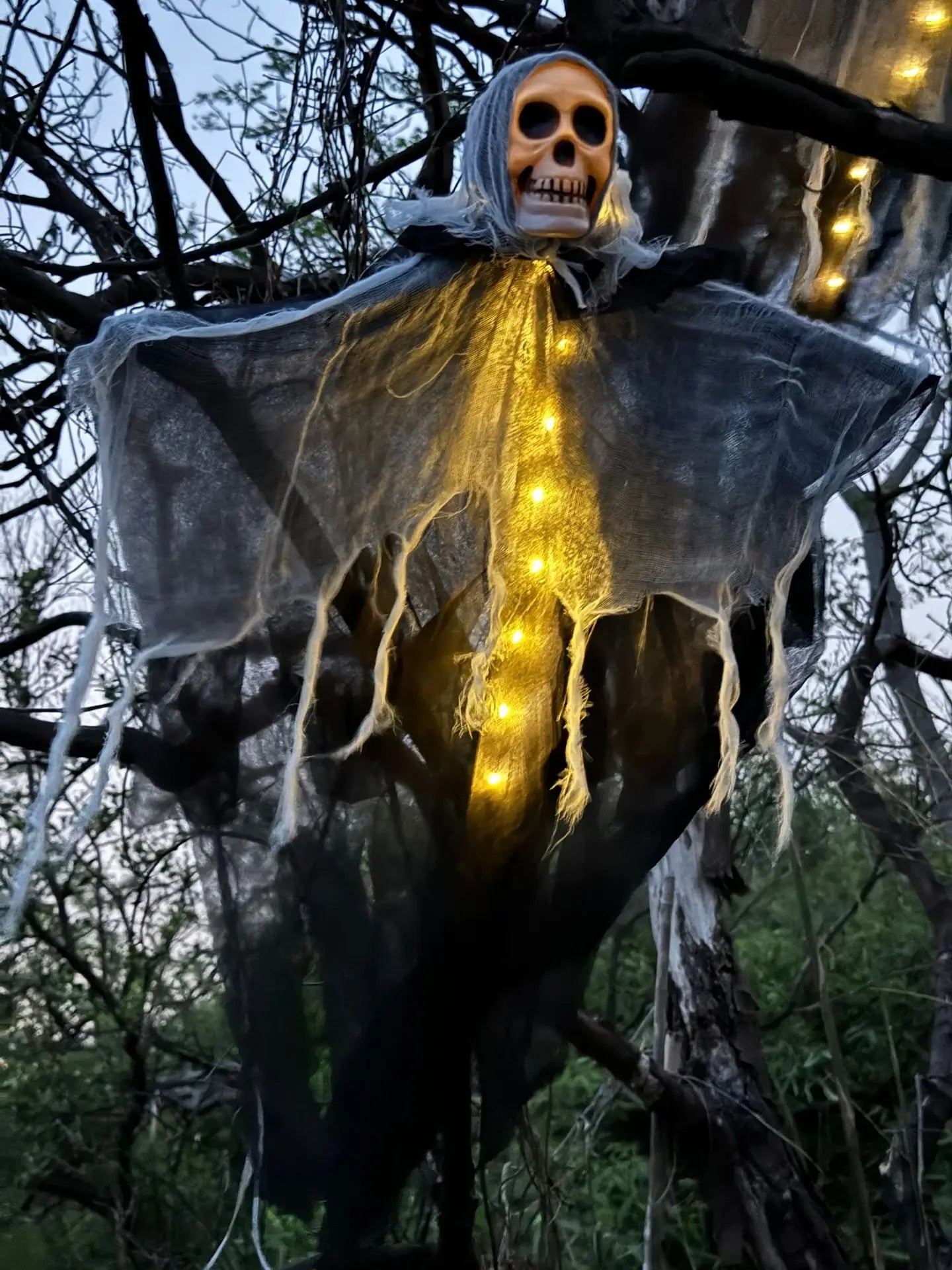Fantasma esqueleto de decoración de Halloween con LED, luces de cadena fantasma de decoración de Halloween para uso exterior e interior en jardines