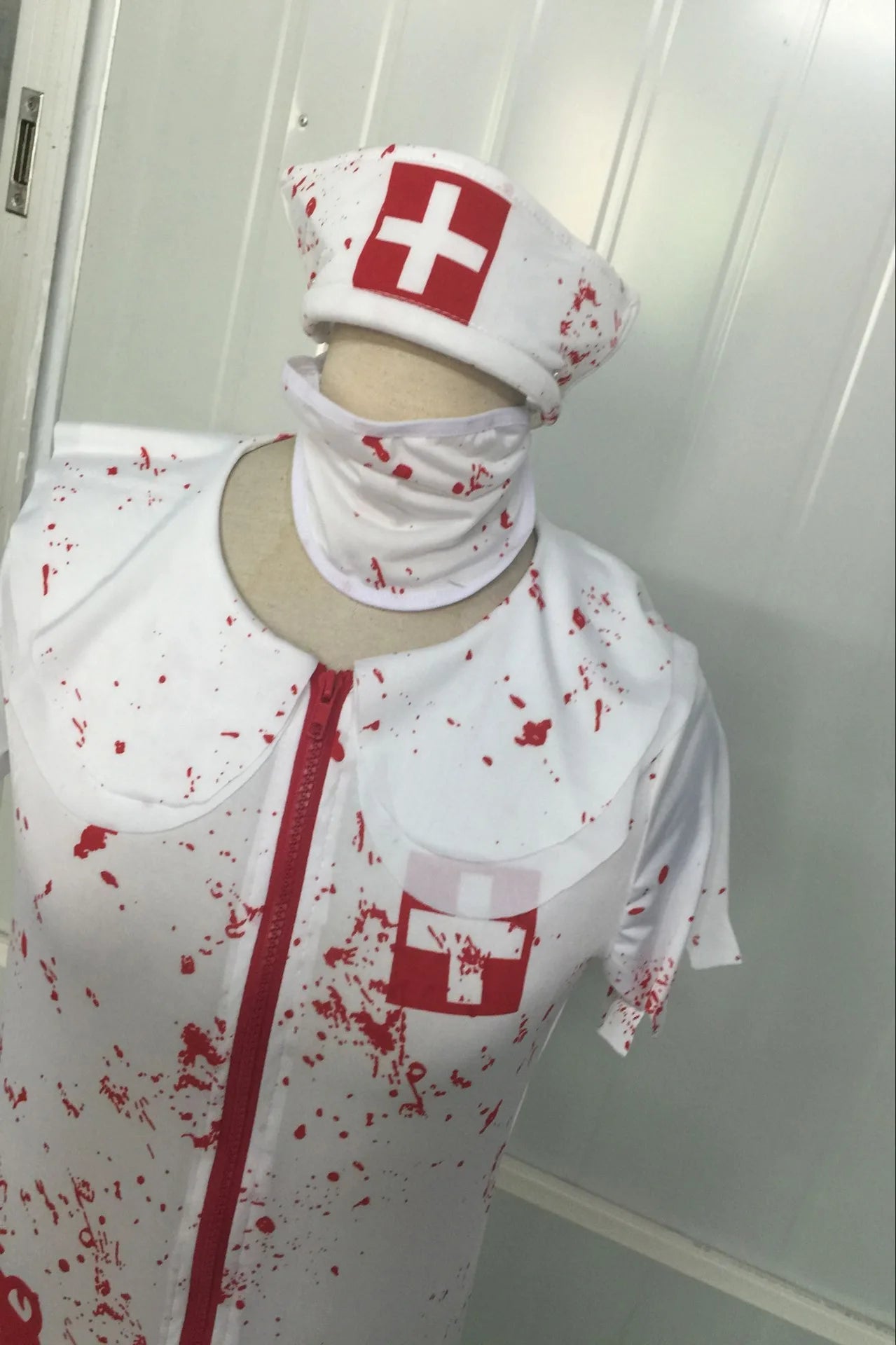 Disfraz de enfermera de zombis aterrador para adultos, vestido blanco Sexy, fiesta de Halloween, Cosplay, diseño de salpicaduras espeluznantes, el más nuevo traje de Halloween para mujer